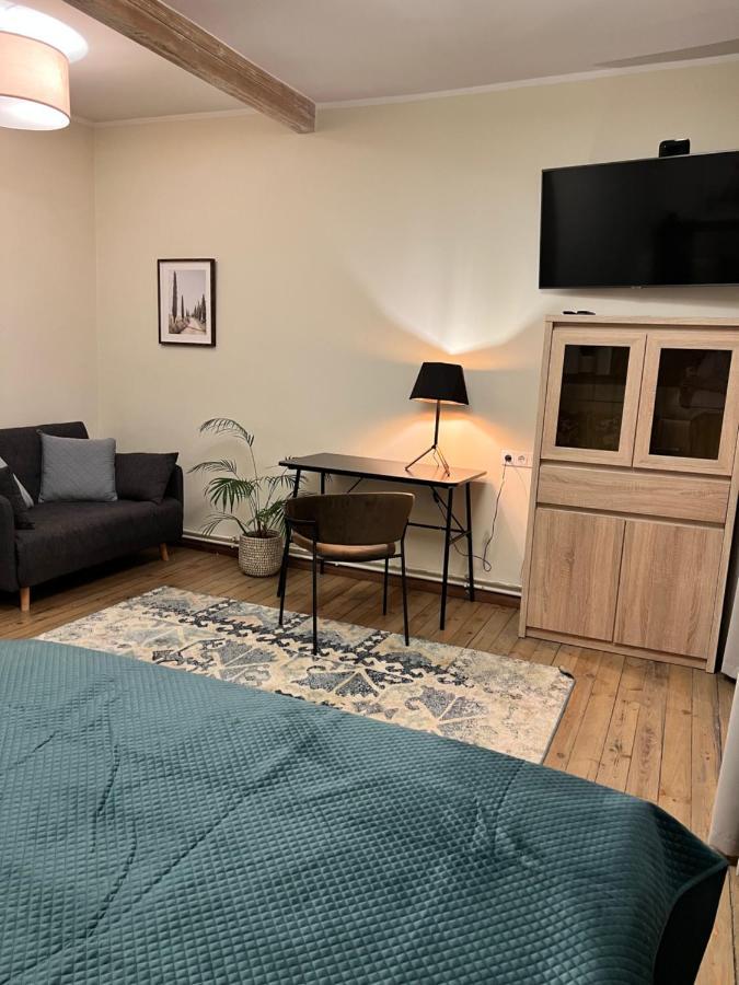 Guest House In Dobele City Center- Pilsetas Maja المظهر الخارجي الصورة
