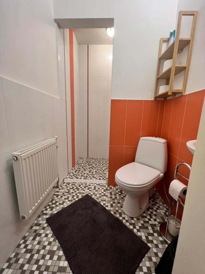 Guest House In Dobele City Center- Pilsetas Maja المظهر الخارجي الصورة