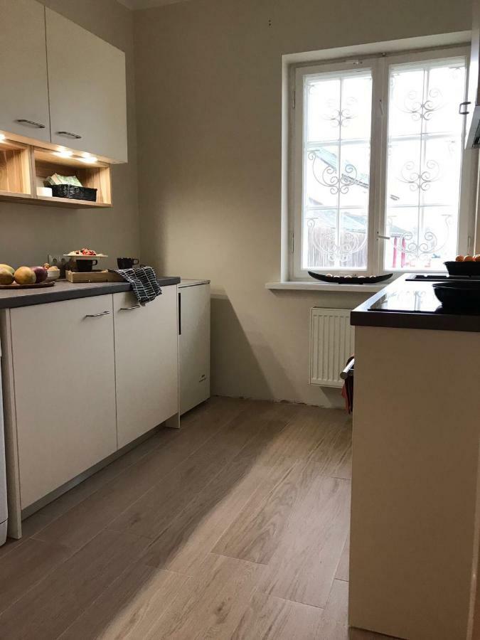 Guest House In Dobele City Center- Pilsetas Maja المظهر الخارجي الصورة