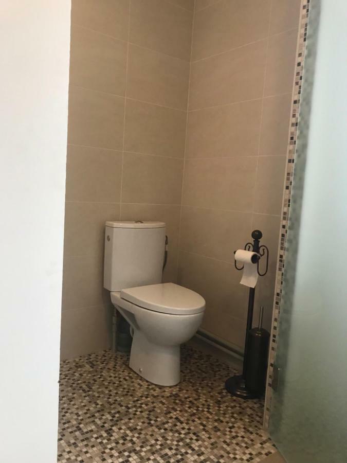 Guest House In Dobele City Center- Pilsetas Maja المظهر الخارجي الصورة